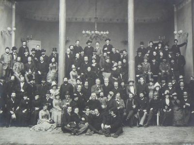 23. Tonkünstlerversammlung in Sondershausen  in der Lohhalle – Franz Liszt in 2. Reihe, Mitte